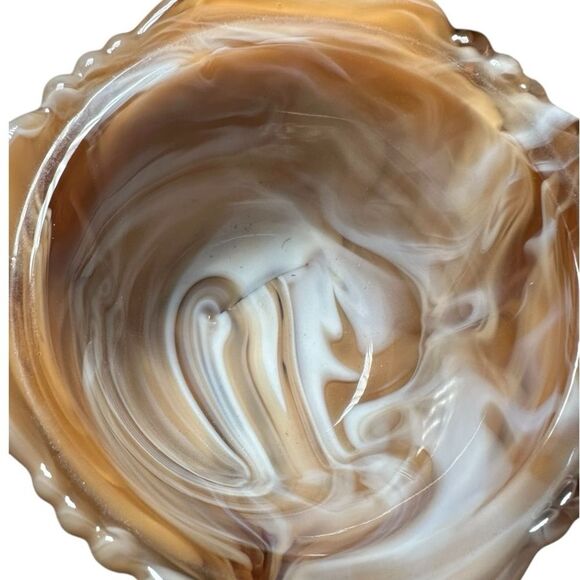 Vintage imperial glass compan caramel and white swirl design. Sea horses on item - Picture 4 of 8